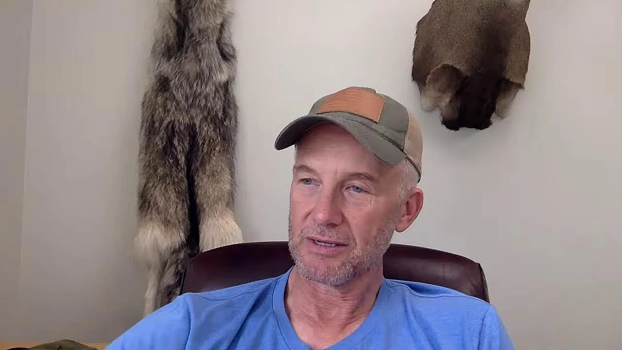 Mid-hunt (day Back In Town)  Live Stream