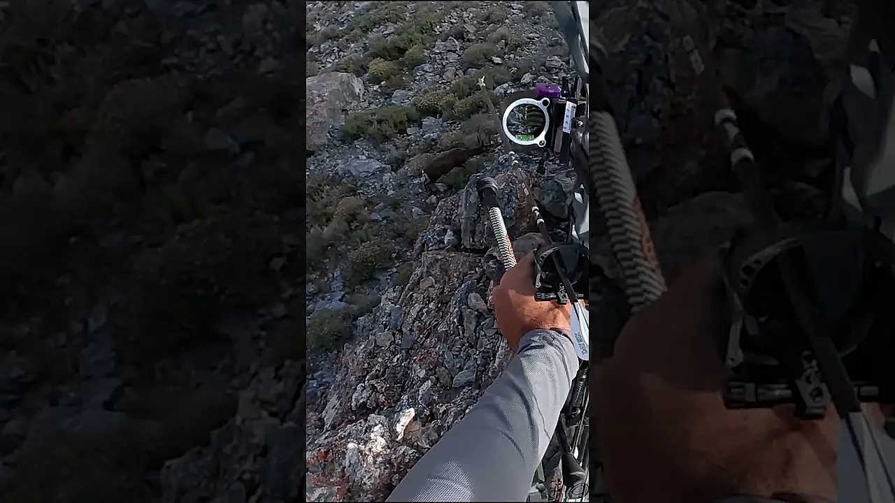 UNBELIEVABLY CLOSE | Archery Mule Deer Hunting
