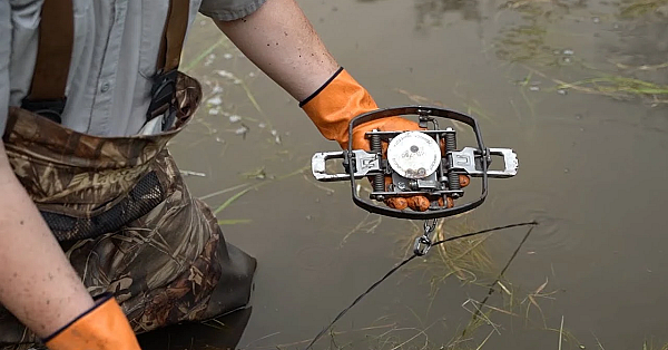 How To Use Foothold Sets For Trapping In Water