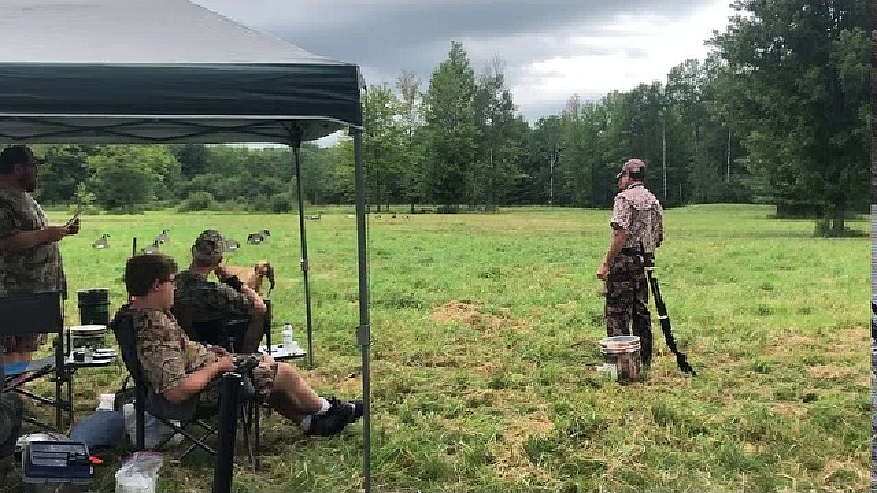 Knox Running Seasoned Land At Muddy Waters Hunting Retriever Club's Hunt Test