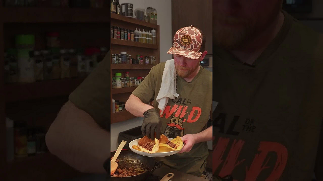 Mom, The Meatloaf! Things Got Heated In The Latest Episode Of Roasts. Watch Now!