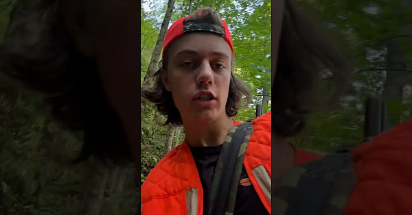 Bear Newcomb Taking Us Along For A Good Old Fashioned Hound Hunt. #hunting