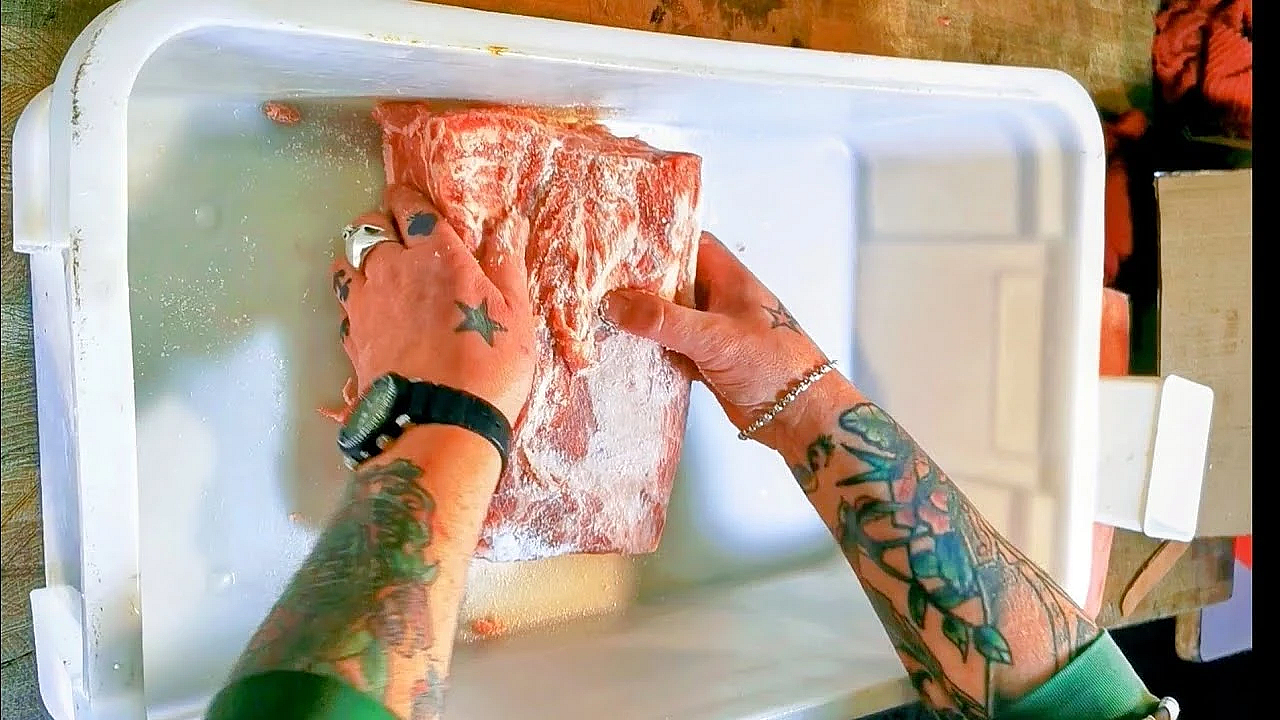 How To Make Bacon. Curing A Pork Shoulder For Traditional English Collar Bacon. #srp