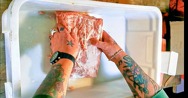 How To Make Bacon. Curing A Pork Shoulder For Traditional English Collar Bacon. #srp