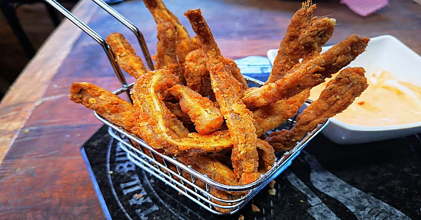 Southern Fried, Crispy Pigs Ears.  #srp #nosetotail #pigshead
