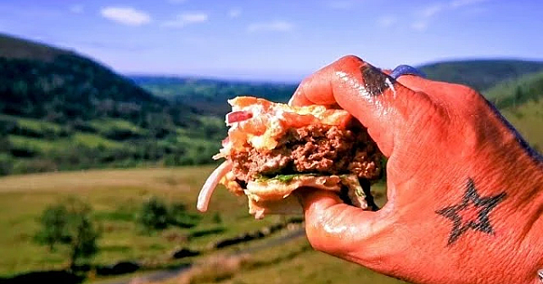 Best Burger Ever. Devil's Elbow Burger. Cooked On The Side Of A Mountain In Wales. Beef Burger #srp