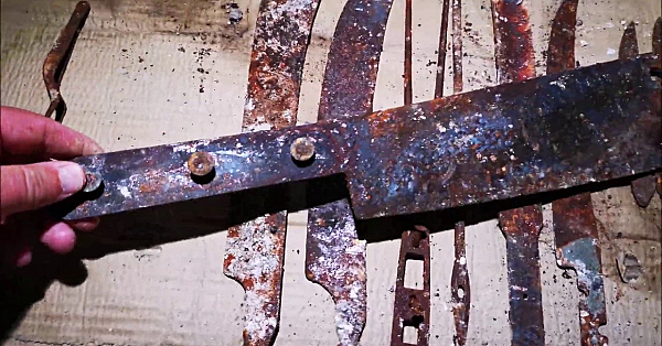 Phoenix Knife... The Phoenix Chopper. Back From The Ashes. #srp