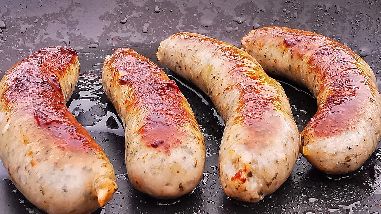Lamb &amp; Mint Sausages. Sausage Making. How To Make Sausages. #sausage #srp #lamb