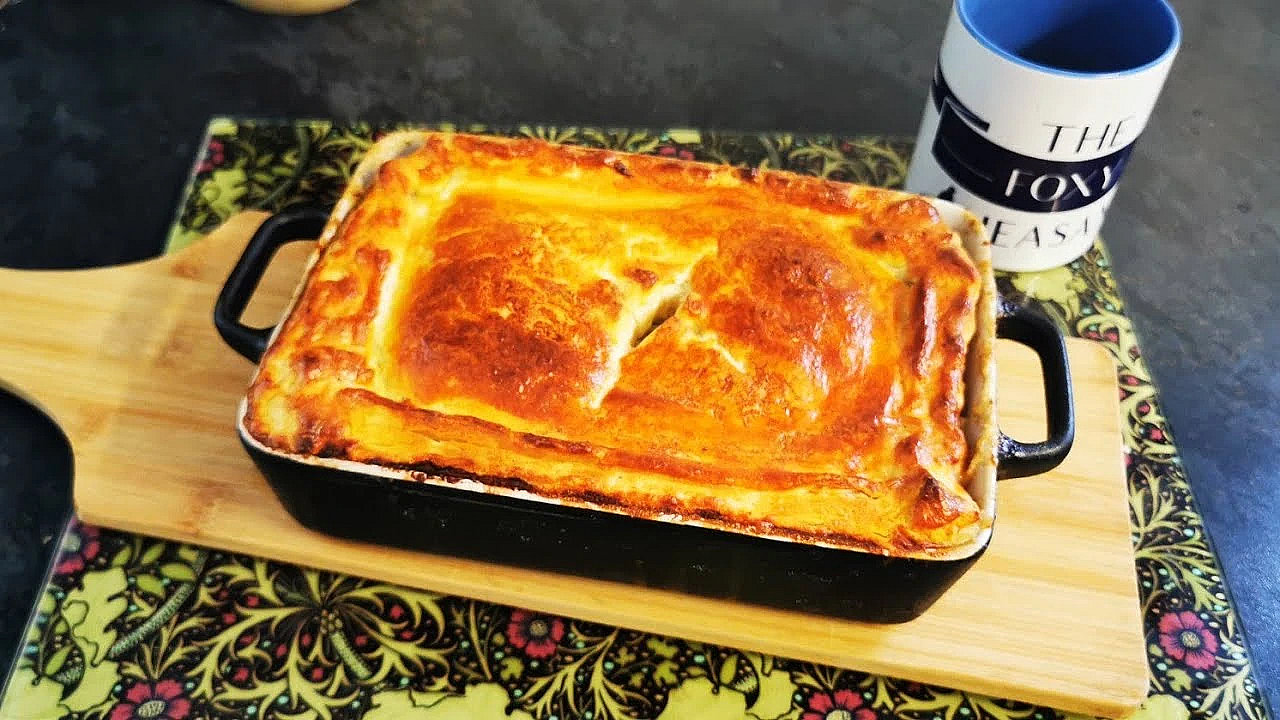Leftovers. The Best, Chicken/turkey Leftovers Pie Recipe, With Leeks &amp; Mushrooms. #srp #leftover