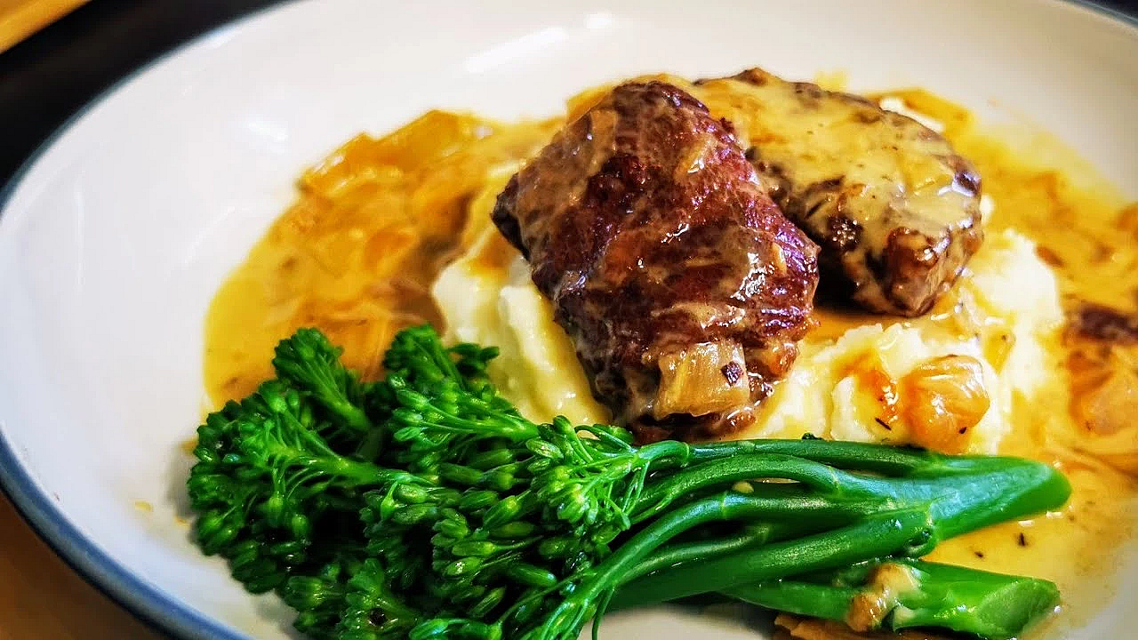 Cider Braised Pork Cheeks With Cream, Mustard &amp; Caramalized Leeks. Pigs Cheek Recipe. #srp