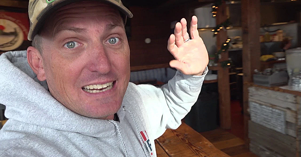 Massive Sea Scallops &amp; Juicy Oysters {catch Clean Cook} Urban Seafood Hunting