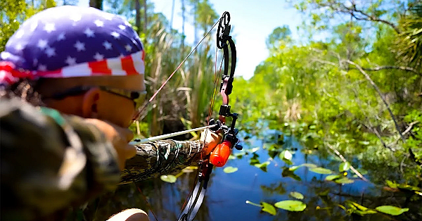 Bowfishing With World Famous Bow-fishing Instructor! {catch Clean Cook} Ft. Ron Jarrington