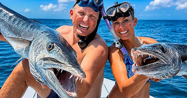 Spearfishing with my Wife! {Catch Clean Cook} Cobia vs Barracuda Taste Test!