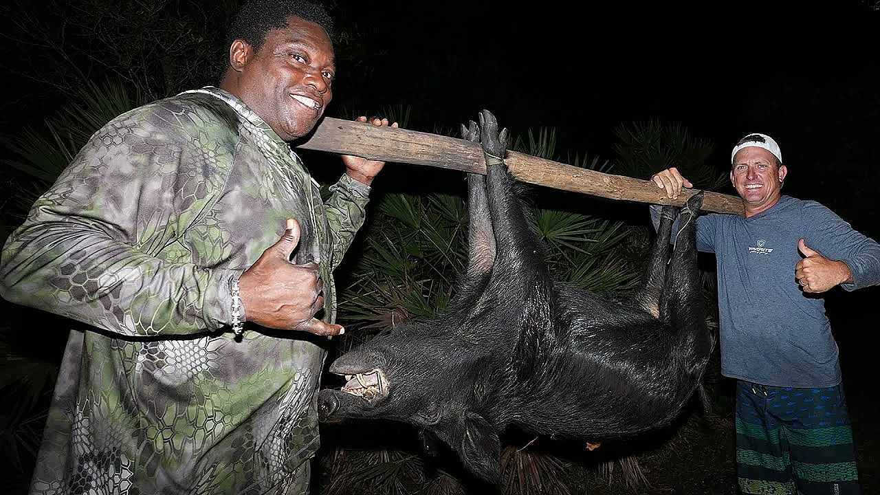 Hog Hunting With Warren Sapp! {catch Clean Cook} Fried Wild Bacon