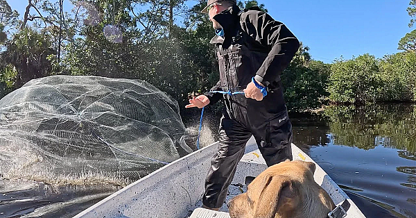 Crabbing &amp; A Huge Net! {catch Clean Cook} Whole Roasted Fish &amp; Garlic Crabs Over Open Fire