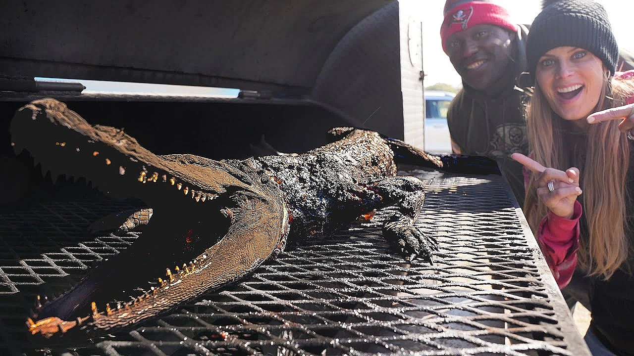 Smoking A Whole Alligator With Deermom &amp; Warren Sapp!