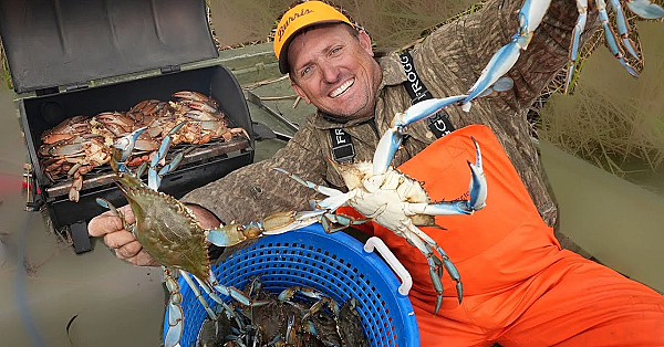 I Used Tiny Nets To Catch Giant Crabs! We Grilled Them On The Boat! {catch Clean Cook}