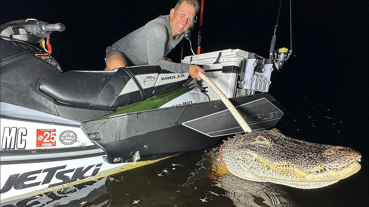 Jet Ski Alligator Hunt, Alone!