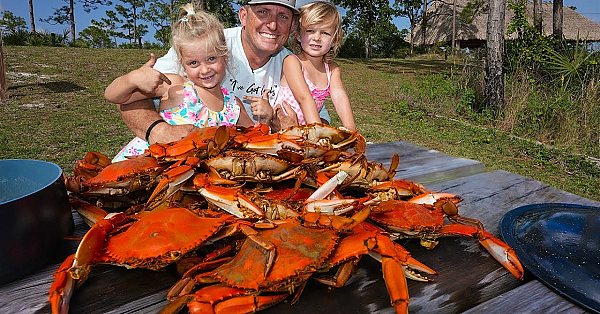 Catching Monster Crabs With My Precious Daughters! {catch Clean Cook} Daddy Daughter Picnic!