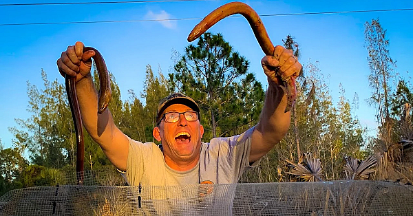 Slimy Freshwater Eel {catch Clean Cook} The Craziest Ccc Ever!!!