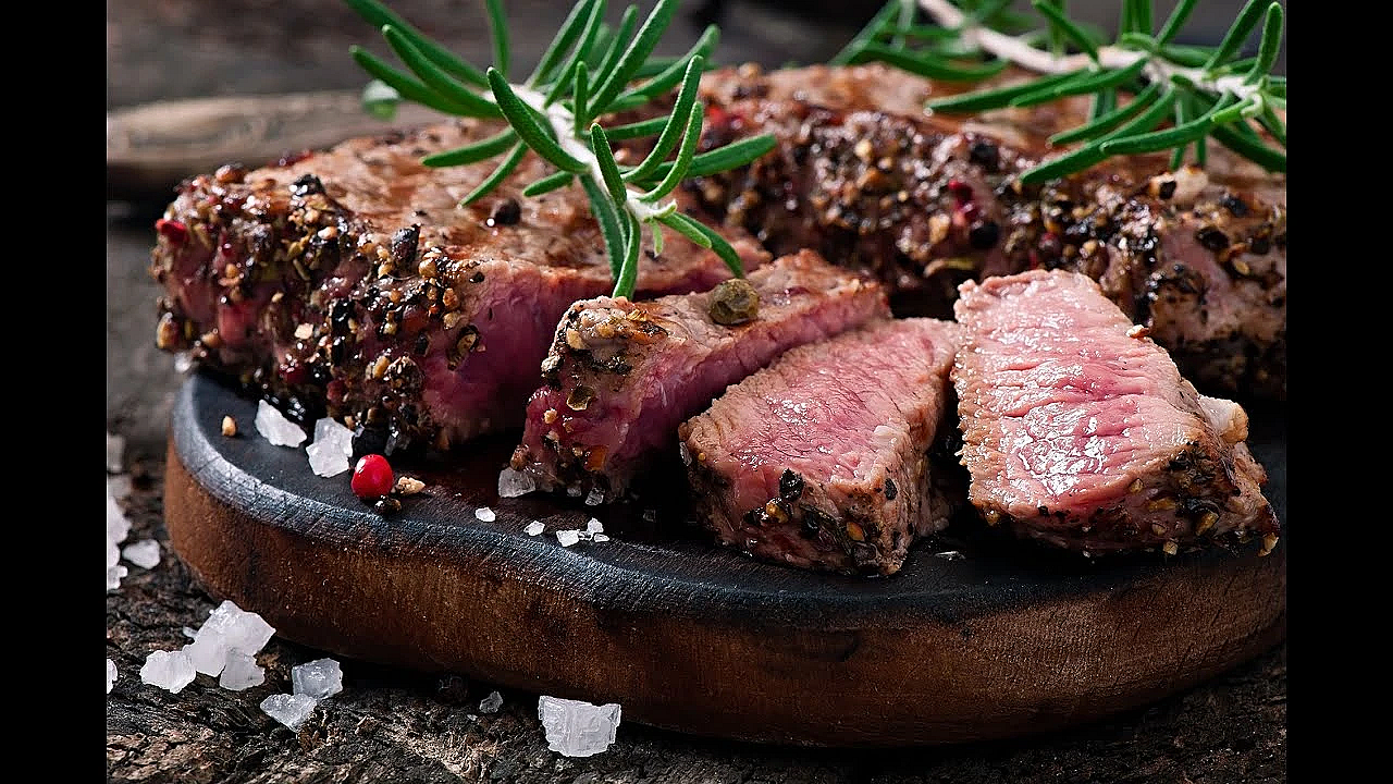 Steak Au Poivre Vs Venison Au Poivre {tasty Tuesday} Seared Pepper Steak!!