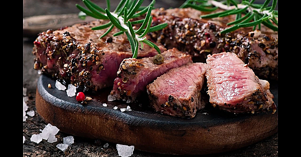 Steak Au Poivre Vs Venison Au Poivre {tasty Tuesday} Seared Pepper Steak!!