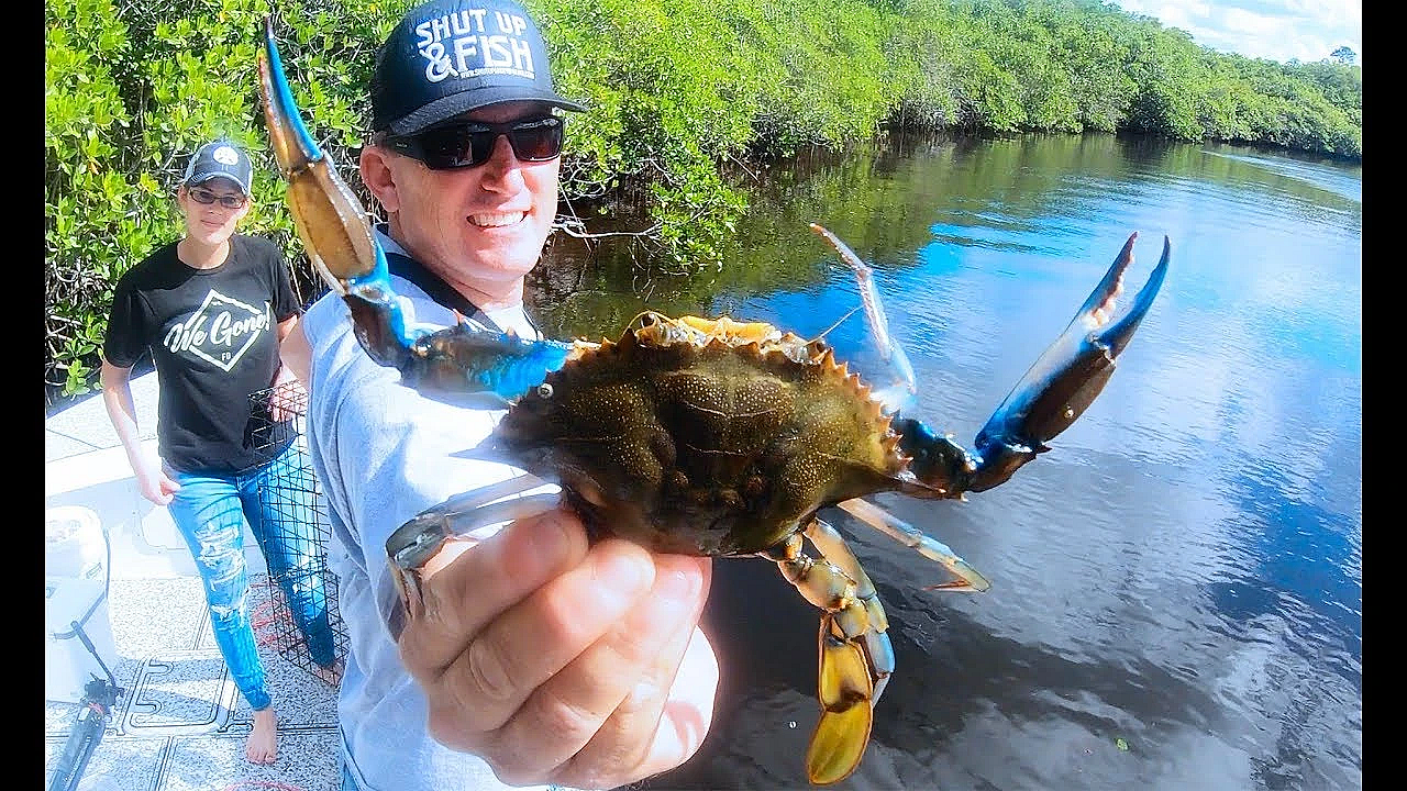 Giant Blue Crabs {catch Clean Cook} Steamed On The Grill!