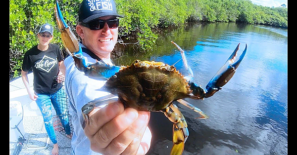 Giant Blue Crabs {catch Clean Cook} Steamed On The Grill!