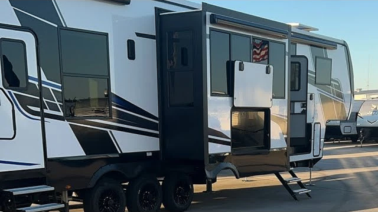 We’re Shopping For A New Home!!