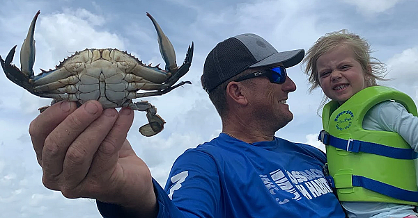 How To Catch Crabs In A New Spot! We Caught A Hermaphrodite!{catch Clean Cook} Ft Bluegabe