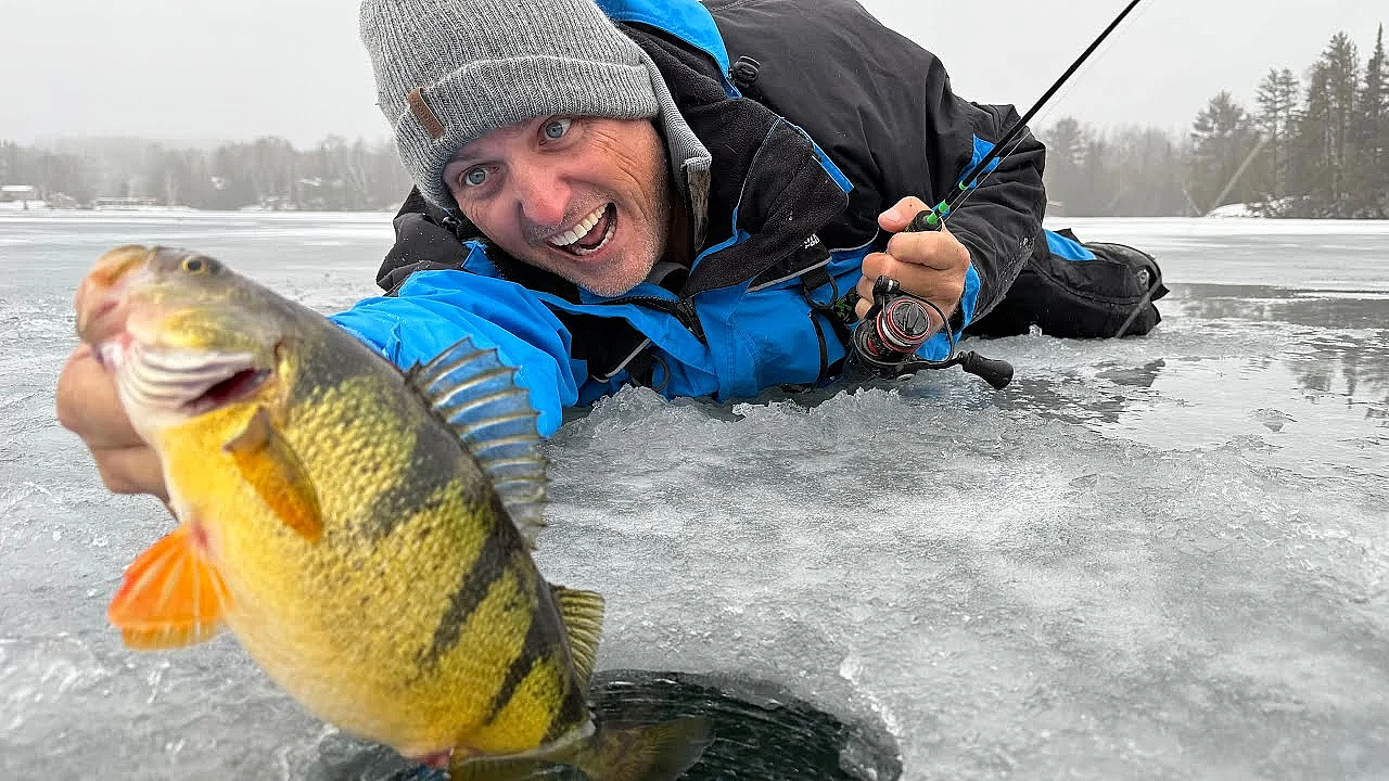 Fishing On Thin Ice! {catch Clean Cook} Huge Blizzard!!!