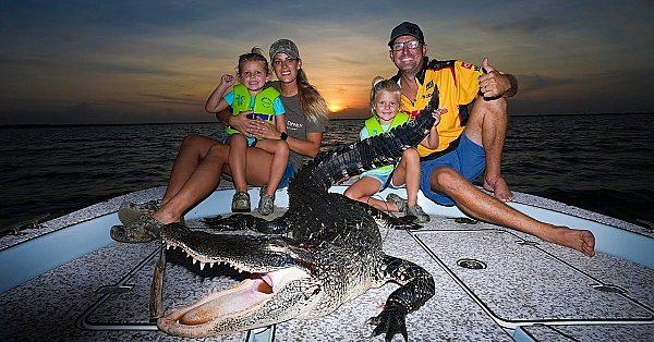 5 Yr Old Girl Catches Gator Twice Her Size!!! (florida Alligator Hunting)