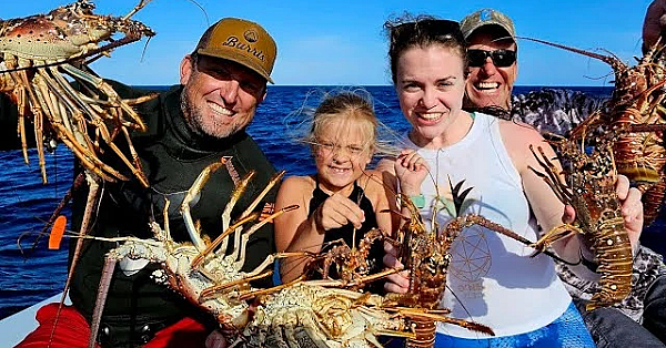 Late Season Lobster Diving {catch Clean Cook} Easter At Our Home!
