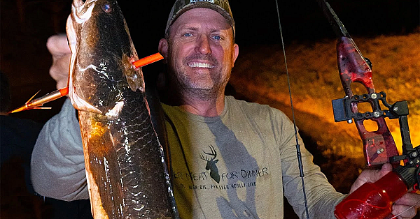 Bullseye Snakehead {catch Clean Cook} Cajun Bowfishing In Nasty City Canals