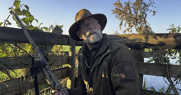 Jagen Met Eduard - De Wolf En De Jager En Een Unieke Gans