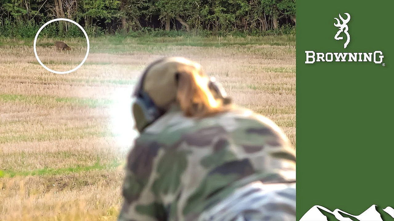 Helen Tinner Takes A Quick Shot On A Muntie