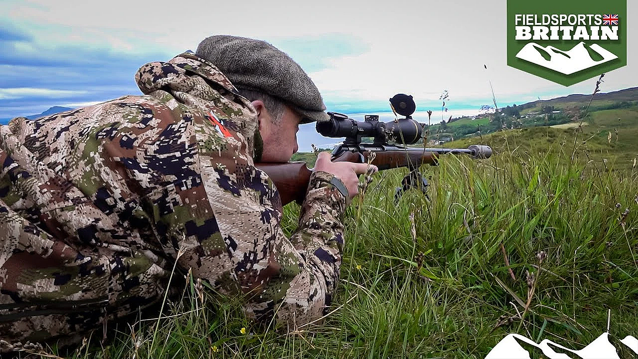 Skye Gamekeeper And Daughter Cull A Red Stag