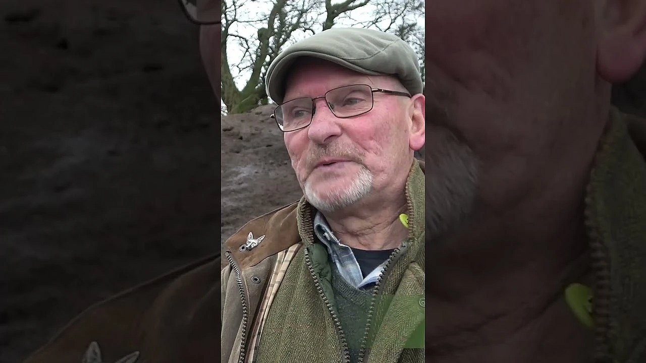 Amazing All-action Ratting With Smoke And Dogs.  #fieldsports #hunting #fieldsportsbritain