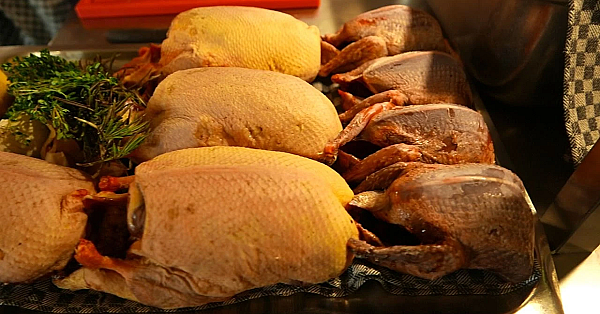 Alleen wild in restaurant Bak