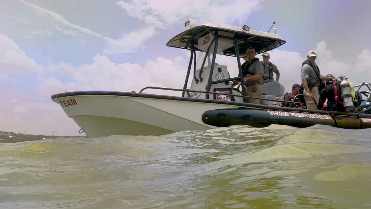 Texas Game Wardens, Answering The Call - Texas Parks &amp; Wildlife [official]
